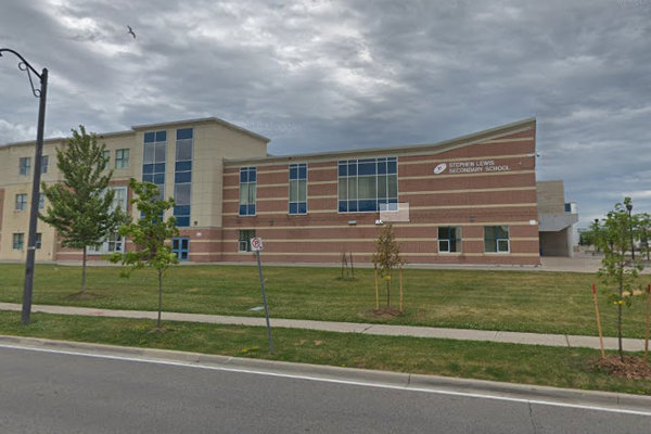 Trường Trung Học Stephen Lewis Secondary School – Thornhill, Ontario, Canada